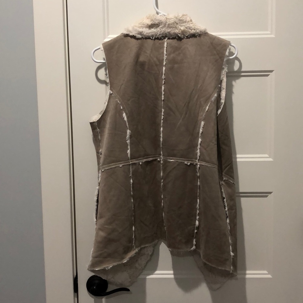 Faux Fur/Suede Vest - Picture 3 of 3